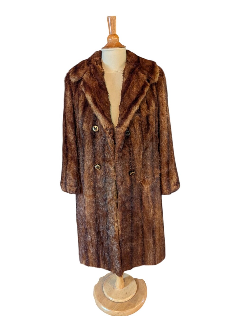 Jacobs Furs Fur Coat Knee Length Good Vintage Condition Button Accents